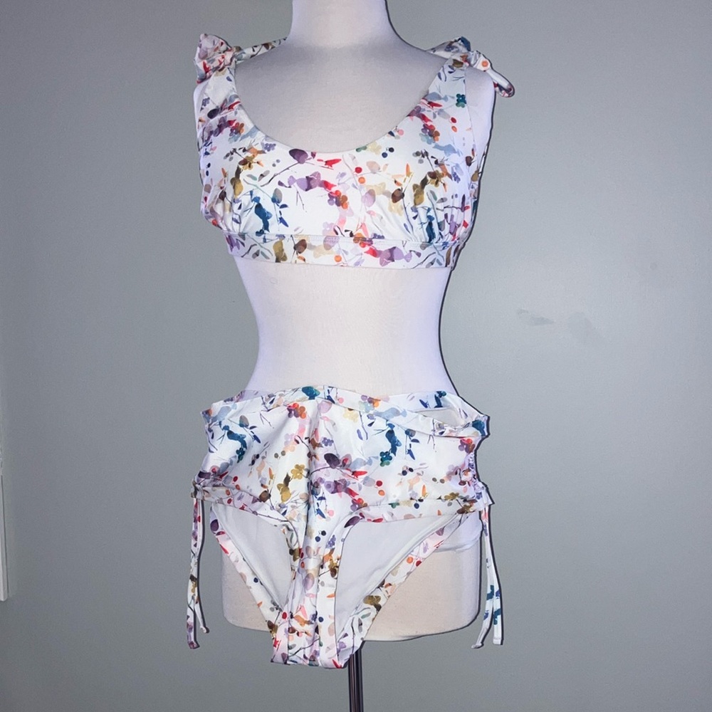 NWOT Venus Floral Bikini Set